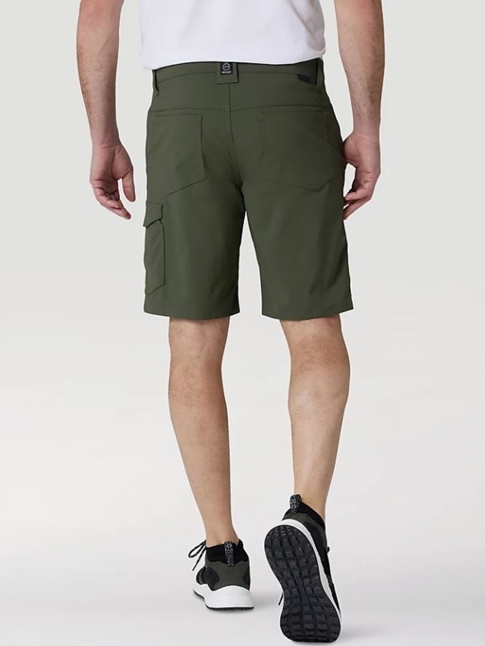 Men's Wrangler ATG All Terrain Gear Peak UV Moisture Wicking Shorts NWT Sz 44